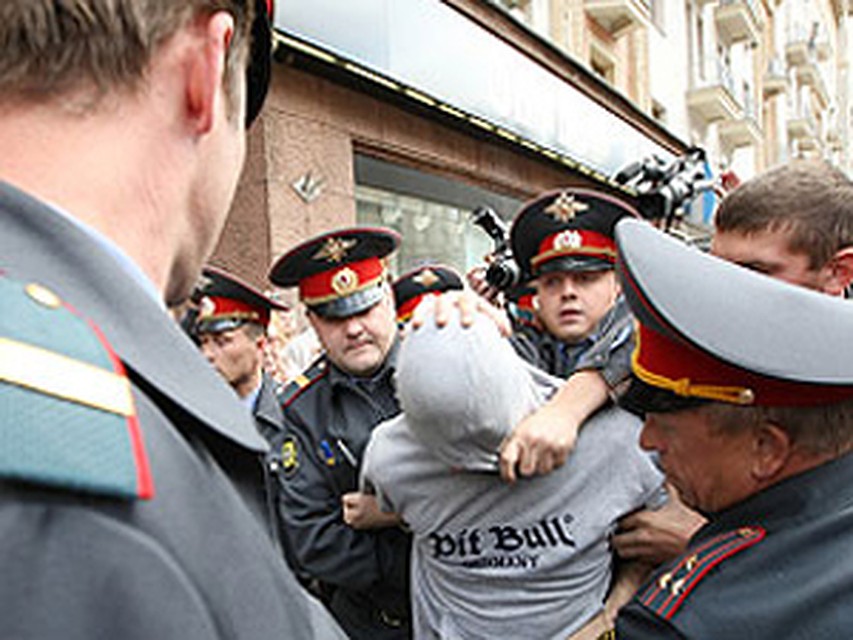 Прибышие на место происшествия милиционеры задержали участников перестрелки.