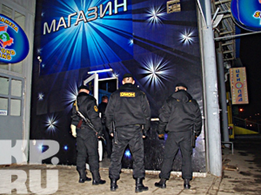 Полицейские нашли "одноруких бандитов" в нежилом помещении.