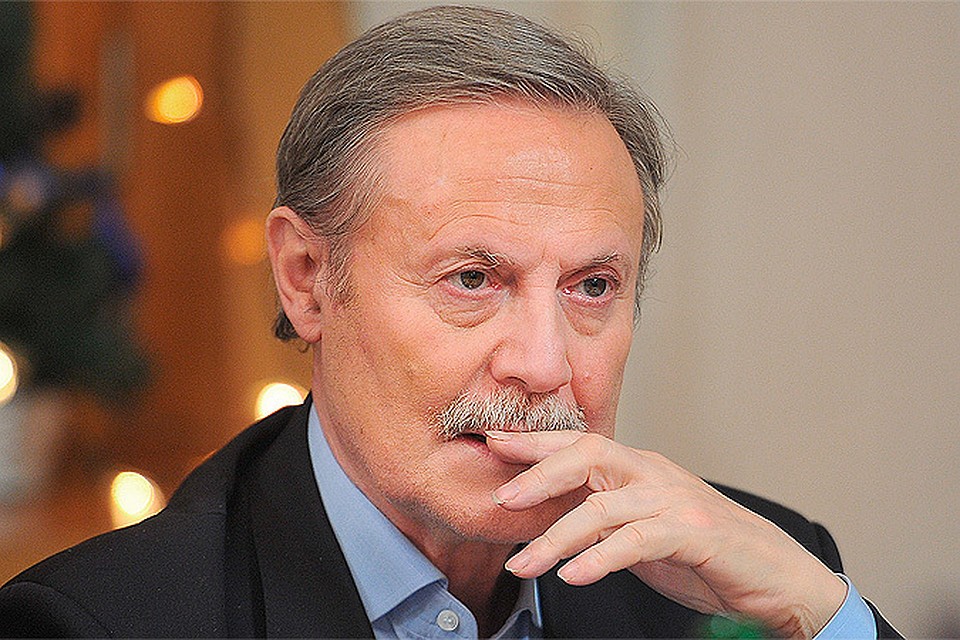 Юрий Соломин