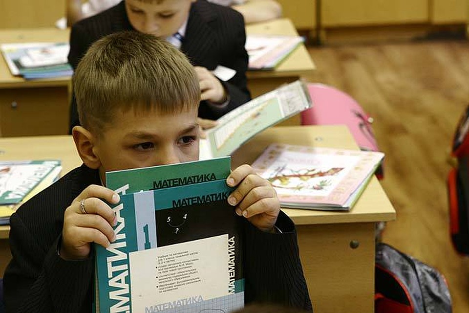 - А в моей школе - лучшие учителя!