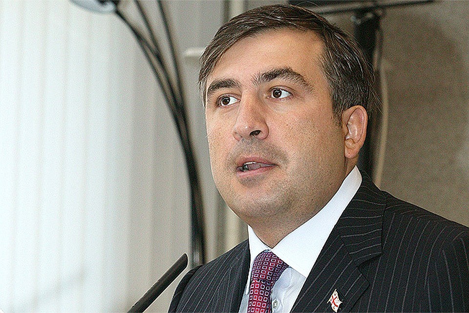 Президент Грузии Михаил Саакашвили неудачно упал в Турции с велосипеда