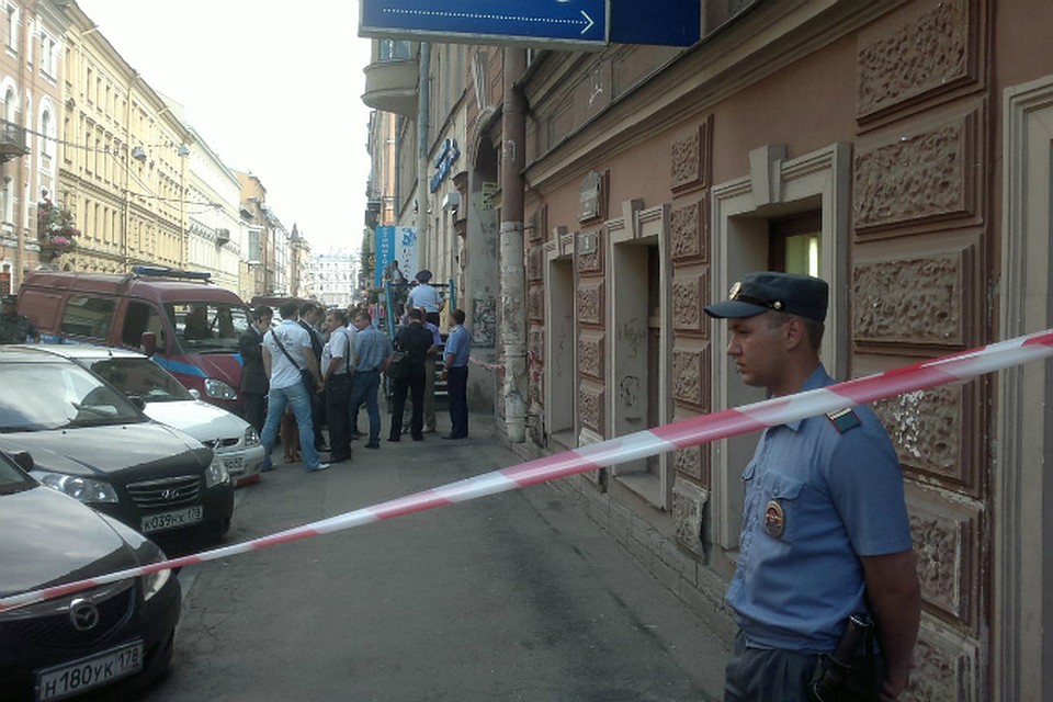 Полиция оцепила место взрыва.