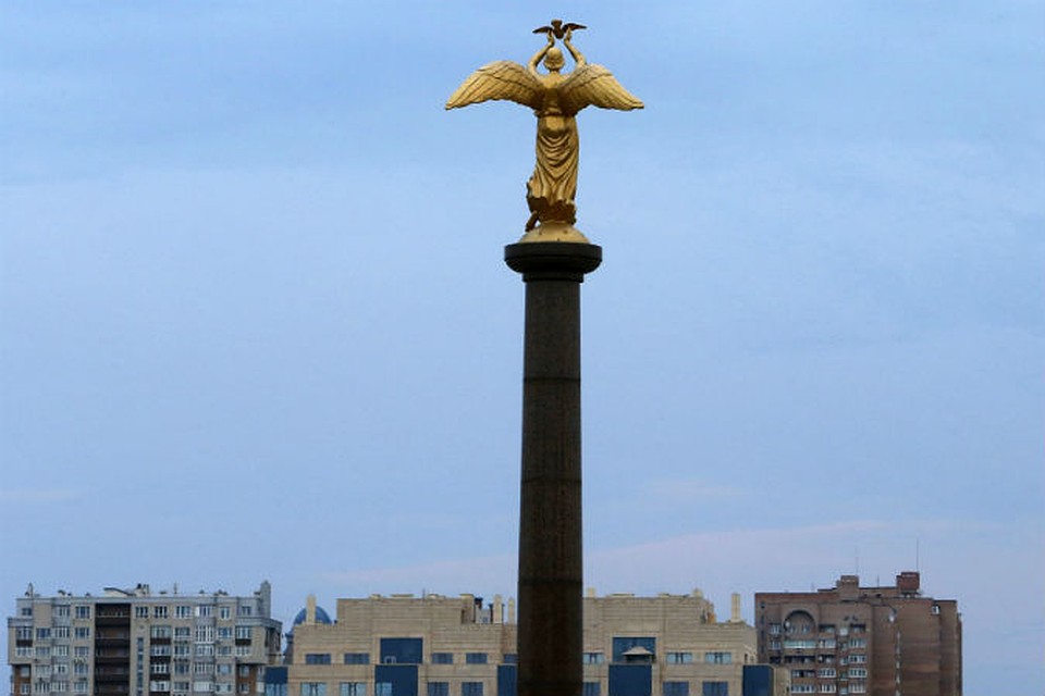 Статуя «Добрый ангел мира» в Донецке