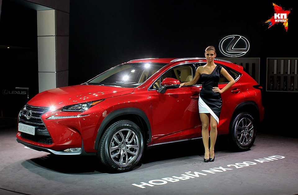 Lexus NX - самый маленький из кроссоверов марки. Фото: Андрей ГРЕЧАННИК