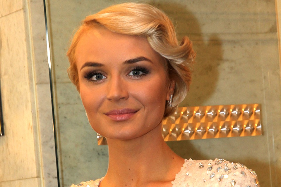 Полина Гагарина вышла замуж.