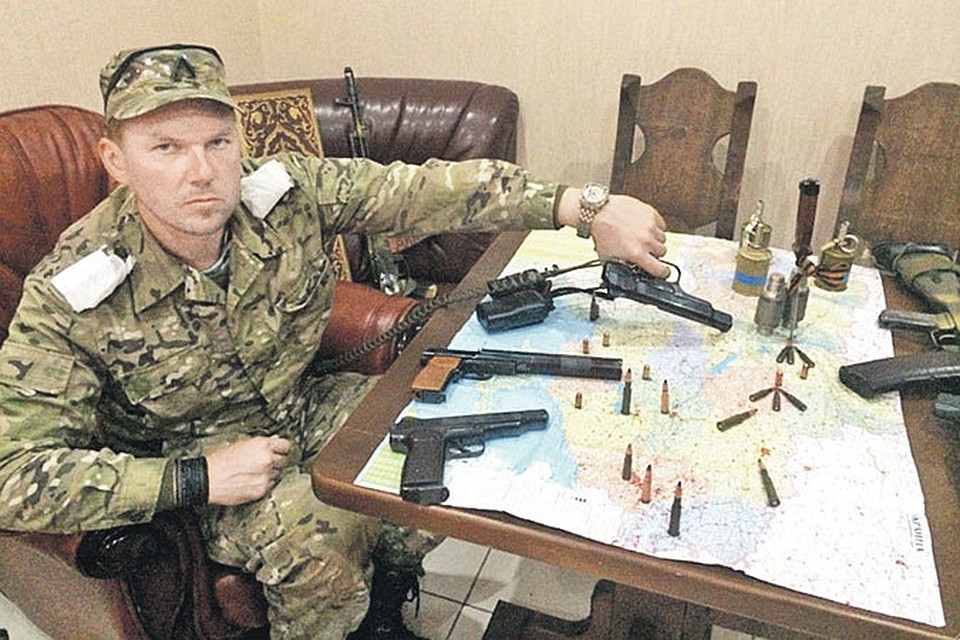 Владимир Новиков сменил костюм бизнесмена на форму ополченца. Фото: Личный архив