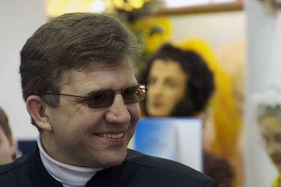 Известный московский писатель Сергей Антонов на самом деле живет в Быхове и уезжать оттуда не собирается.
ФОТО: Архив писателя.
