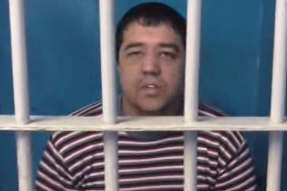 "Я хоть и бомж по сути, зато умею возбуждать женщин от 35 до 50 лет," - признался задержанный.