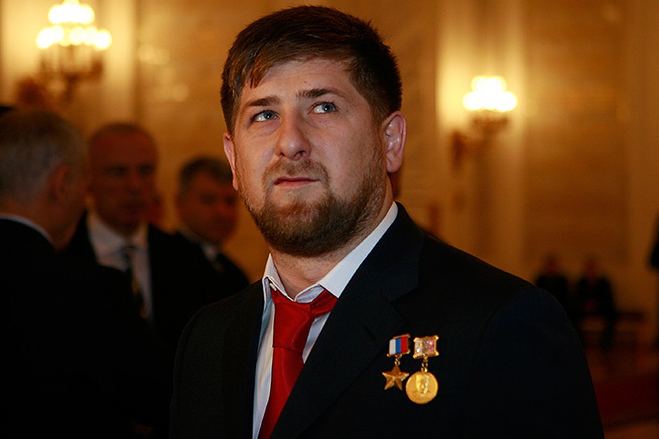 И Запад пока не убрал из колоды своего запасного джокера - Чечню, но вот Чечня окончательно убрала Запад из своих надежд и оставит себе Кадырова