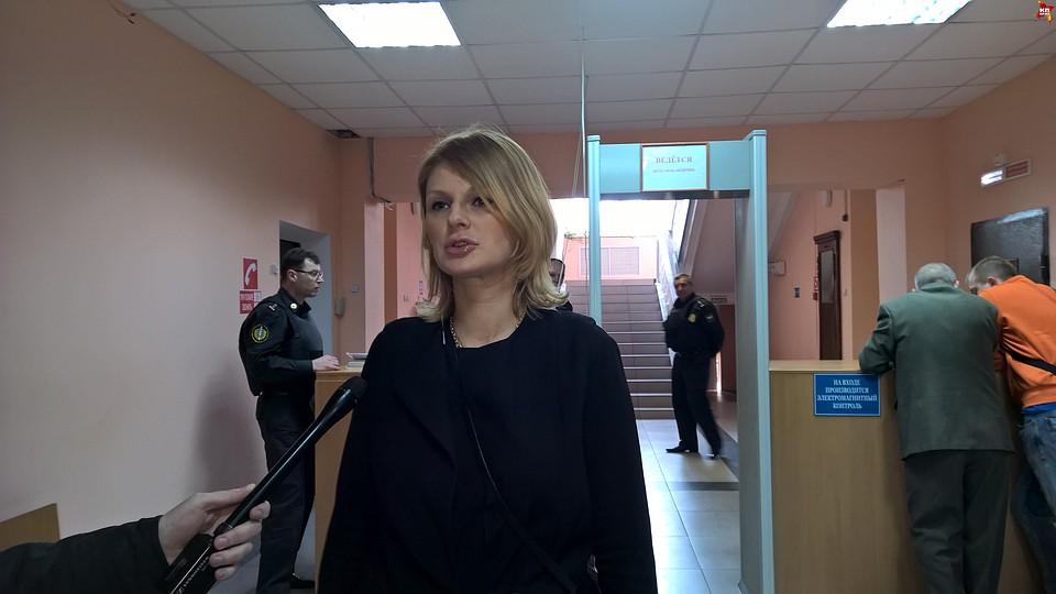 Слушания продолжаются.