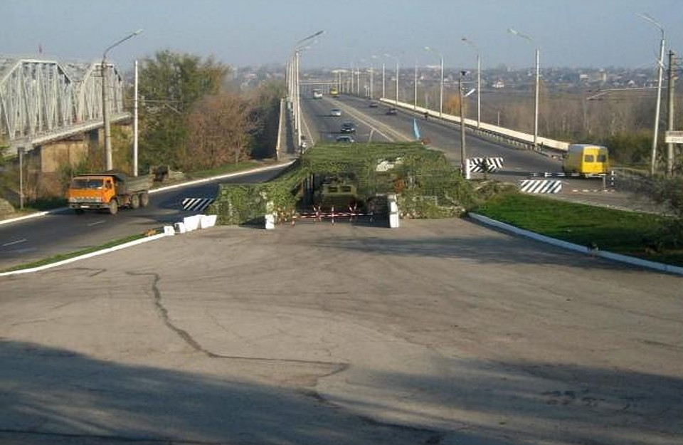 На мосту была обнаружена сумочка женщины с предсмертной запиской.