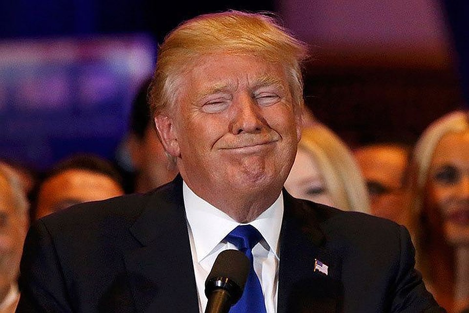 Дональд Трамп по популярности среди американцев чуть-чуть уступает своей сопернице Хиллари Клинтон
