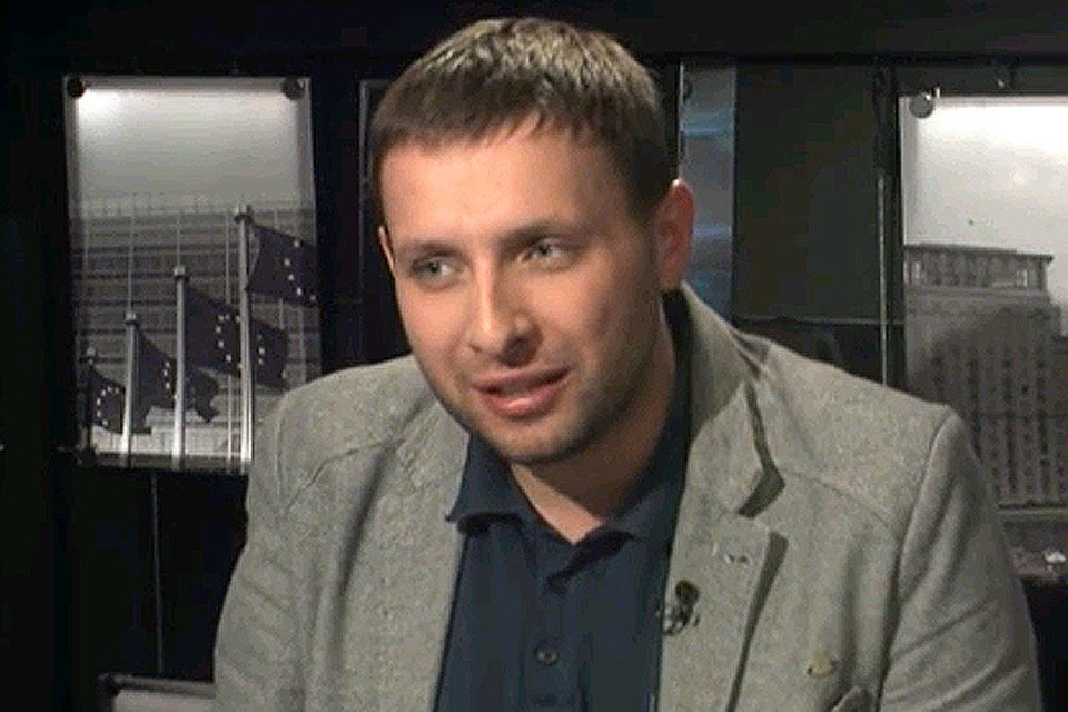 Депутат Владимир Парасюк в эфире киевского телеканала пожелал согражданам, работающим на российской земле, не возвращаться в родную Незалежную.