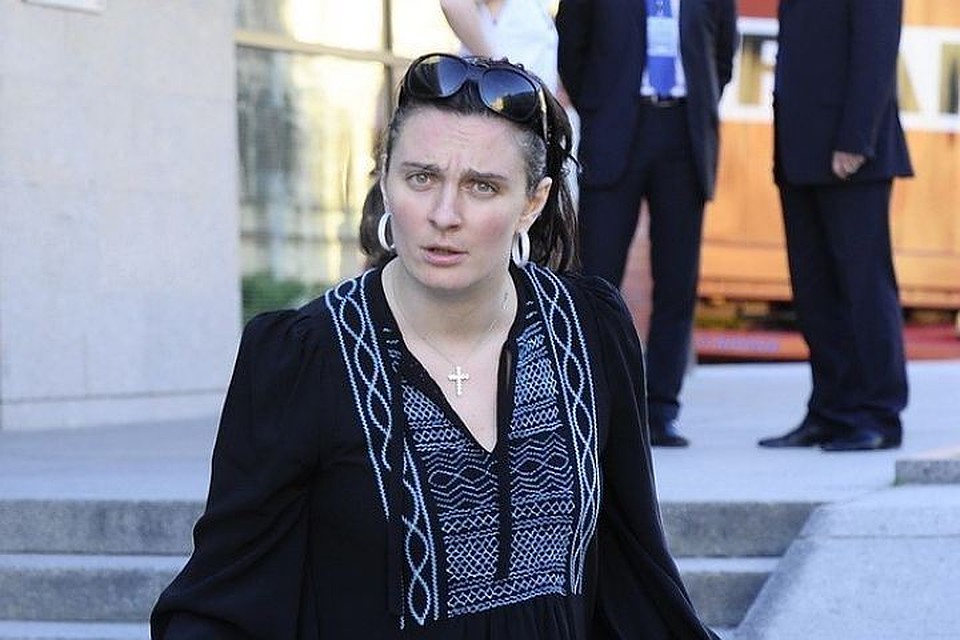 Елена Ваенга возмущена, никаких съемок с участием петербуржцев не будет.