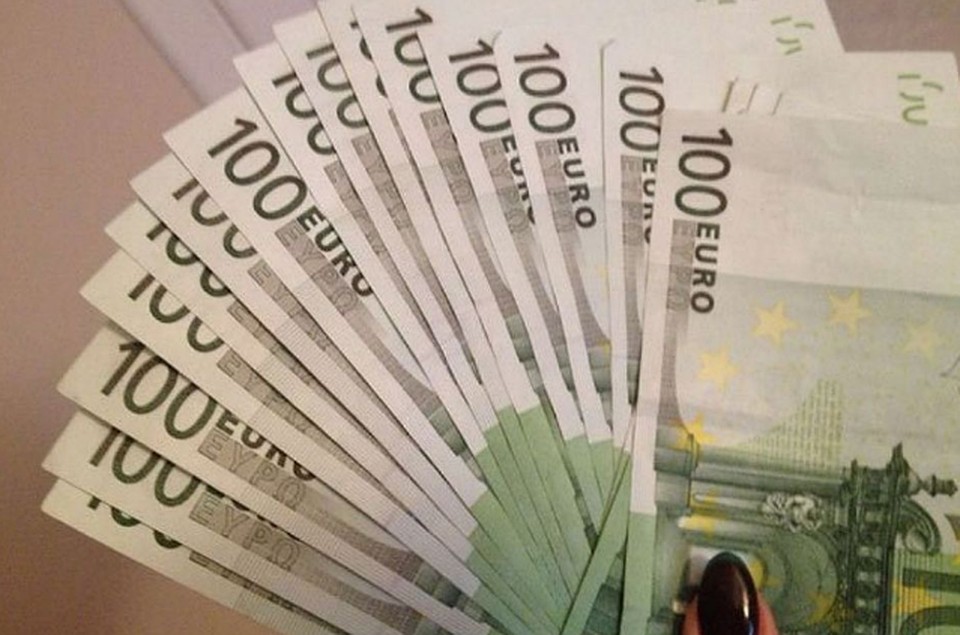 Евро за сутки подорожал на 11 банов.