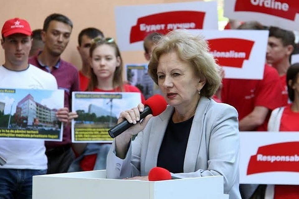 Зинаида Гречаная вступила в партию на этой неделе