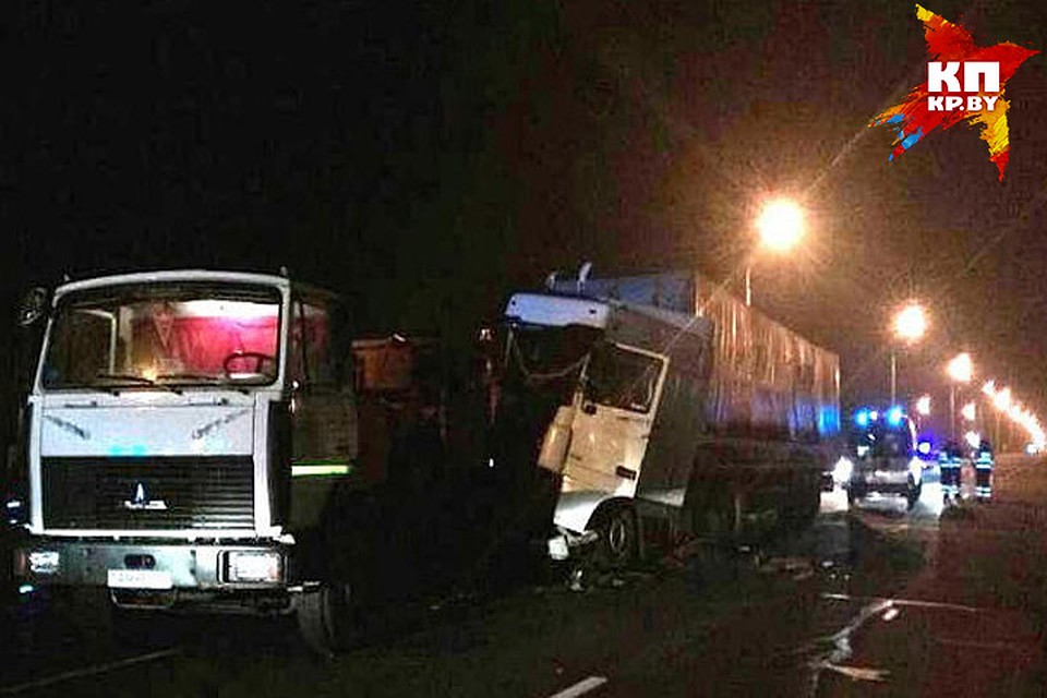 На МКАД погиб человек при столкновении трех грузовиков Фото: МЧС