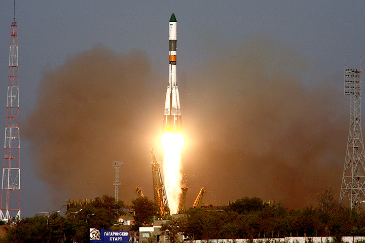 Запуск ракеты-носителя "Союз-У" со стартового комплекса космодрома "Байконур". Фото ИТАР-ТАСС/ Олег Урусов