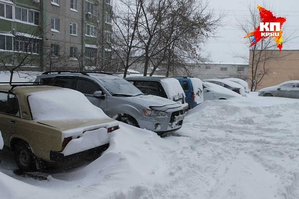 К такой картине во дворах и на дорогах придется привыкнуть.