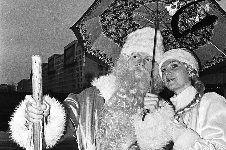 фото: Павел Маркин. В 1935 году Дед Мороз и Снегурочка вернулись в нашу жизнь. Навсегда!