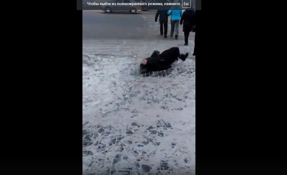 Ижевчане жалуются на скользкий переход
