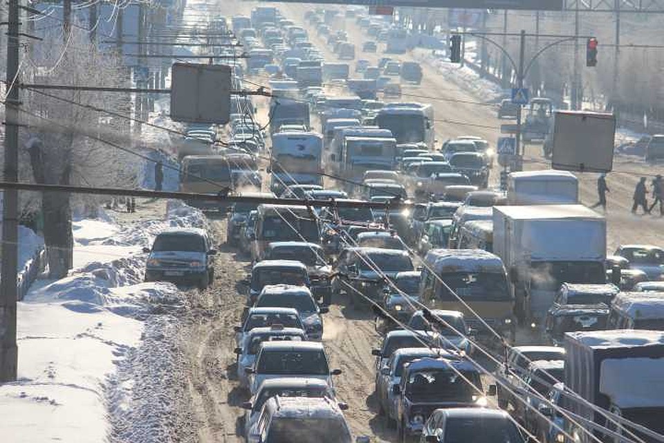 Пробки в Дзержинском районе решили лечить при помощи кругового движения.