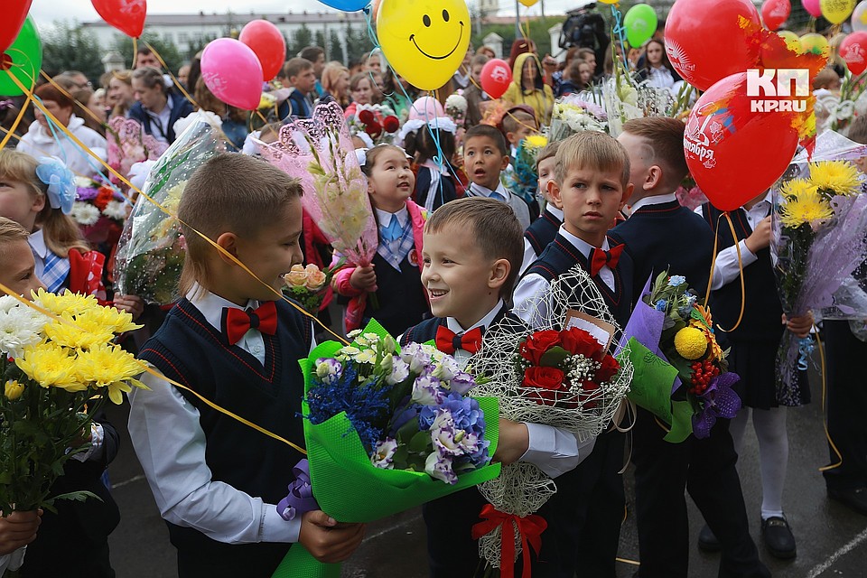 У родителей будущих первоклашек начинается горячая пора