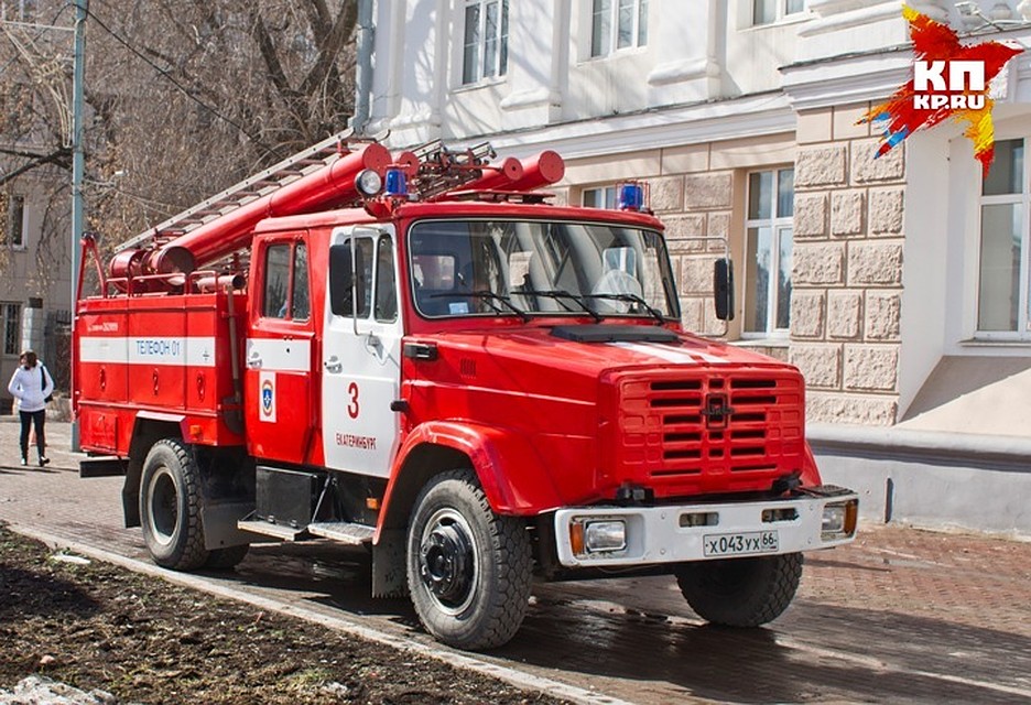 Пожарные на руках вынесли пострадавших из квартиры