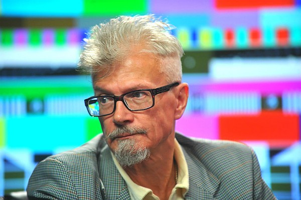 Эфир с участием гостя: Эдуард Лимонов: «Оппозиция - это не Навальный. Оппозиция это я, а они пришедшие, изгнанные из Госдумы ребята»