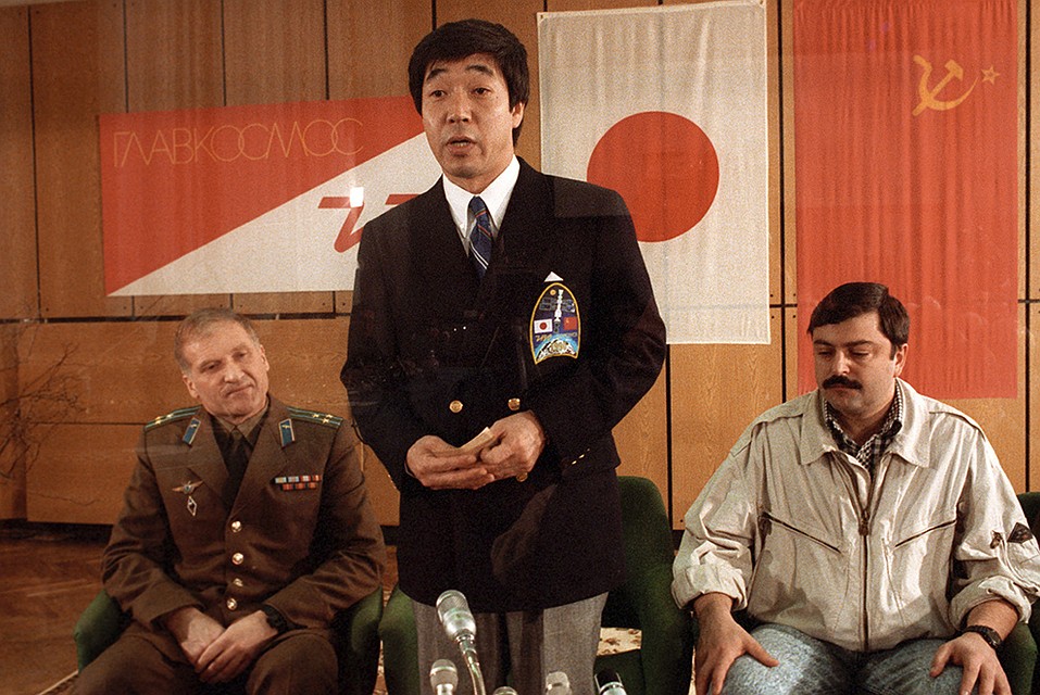 В 1989 году состоялся первый коммерческий полет. Японская телекомпания TBS заплатила 25 млн. долларов за полет своего журналиста. Фото: ТАСС