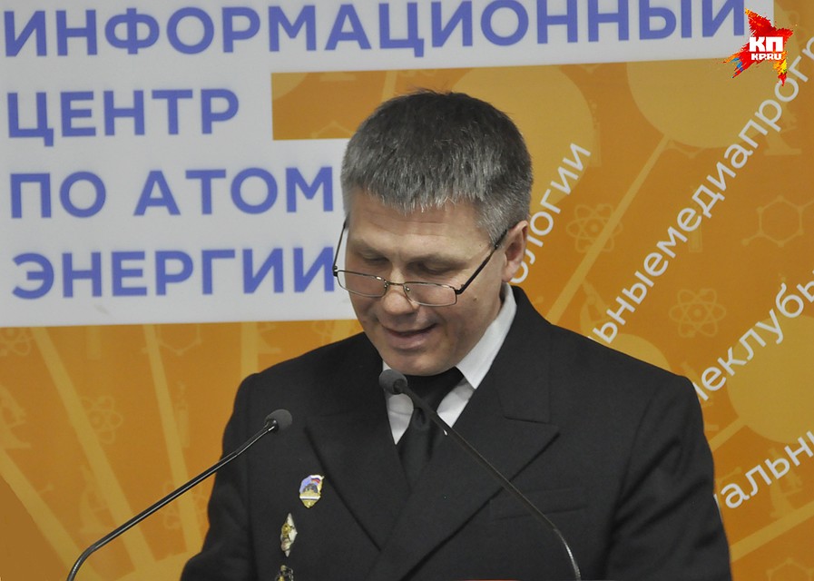 Капитан атомохода "Ямал" диктовал текст в Мурманске, а его подчиненные в море, прямо на борту судна. Фото: Александра ЛЕБЕДЕВА