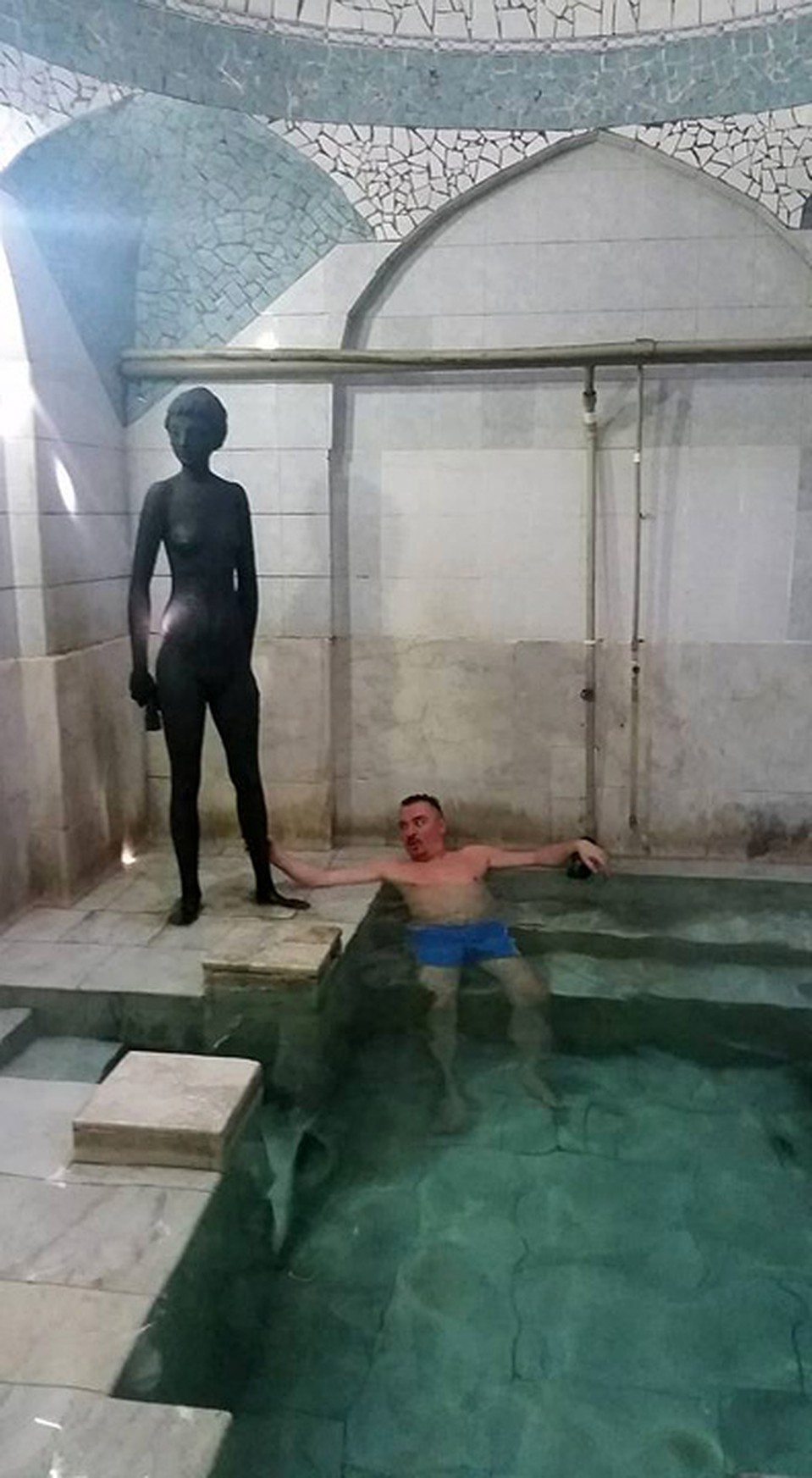 В серных банях. Фото: Михаил ПАНЮКОВ