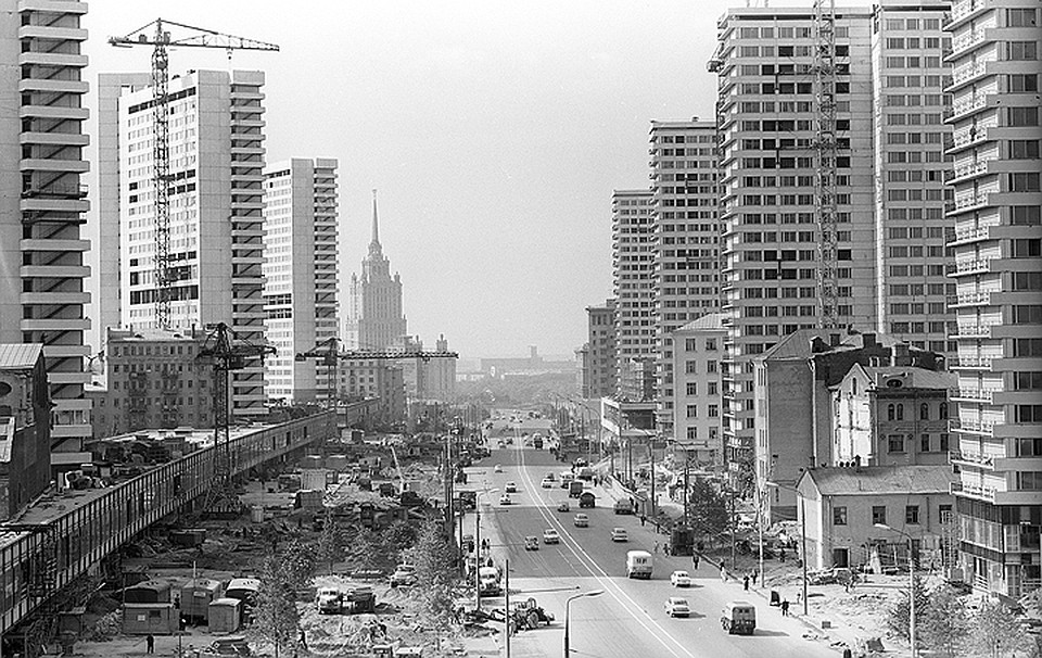 01.09.1967 Строящиеся дома на проспекте Калинина (ныне улица Новый Арбат). ФОТО Иван Денисенко/РИА Новости