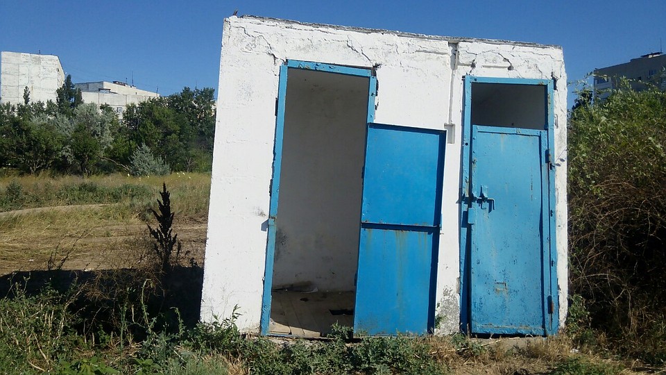 В такой туалет вряд ли кому-то захочется заходить. Фото: Ольга Капышева.