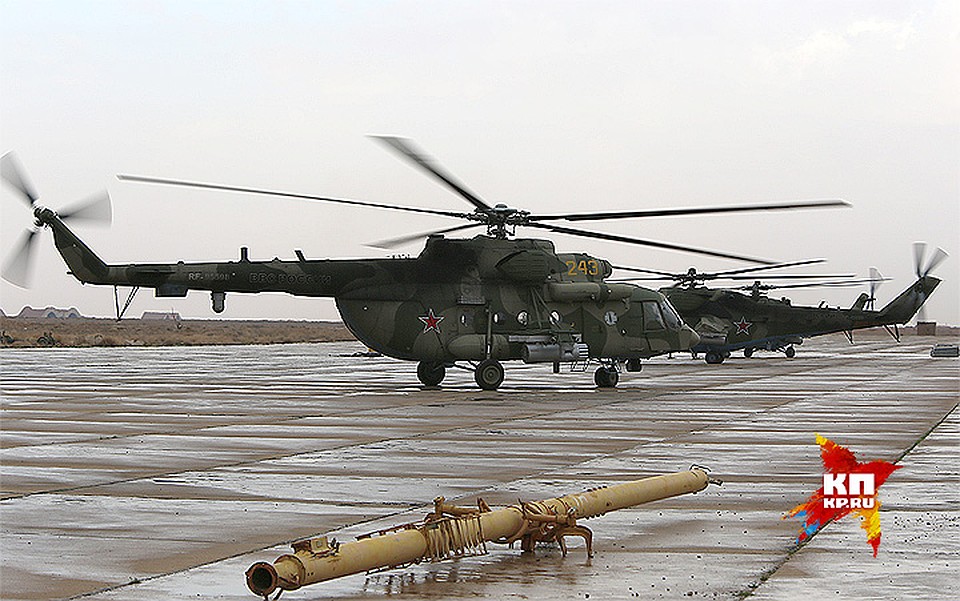 Февраль 2016 года. Военно-транспортный вертолет Ми-8 российских ВКС на авиабазе под Пальмирой. Фото: Александр КОЦ, Дмитрий СТЕШИН