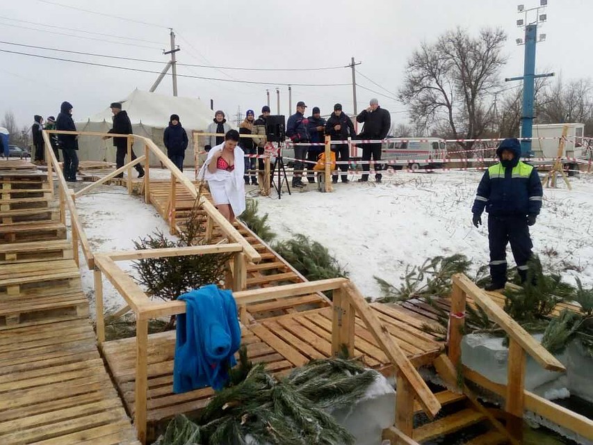 Сотрудница "КП-Волгоград" уже несколько лет подряд совершает в этот день обряд омовения.
