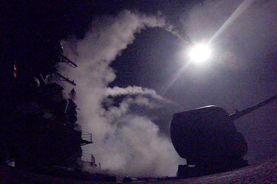 Пуск крылатой ракеты с борта эсминца Porter. Фото: REUTERS