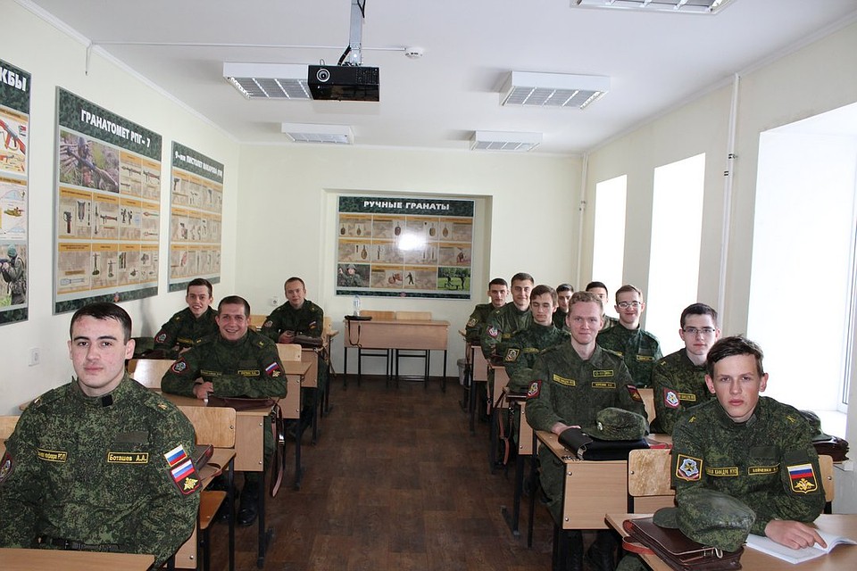 Студенты, обучающиеся на очной форме, имеют возможность поступить на военную кафедру Фото: Маргарита ШИТОВА