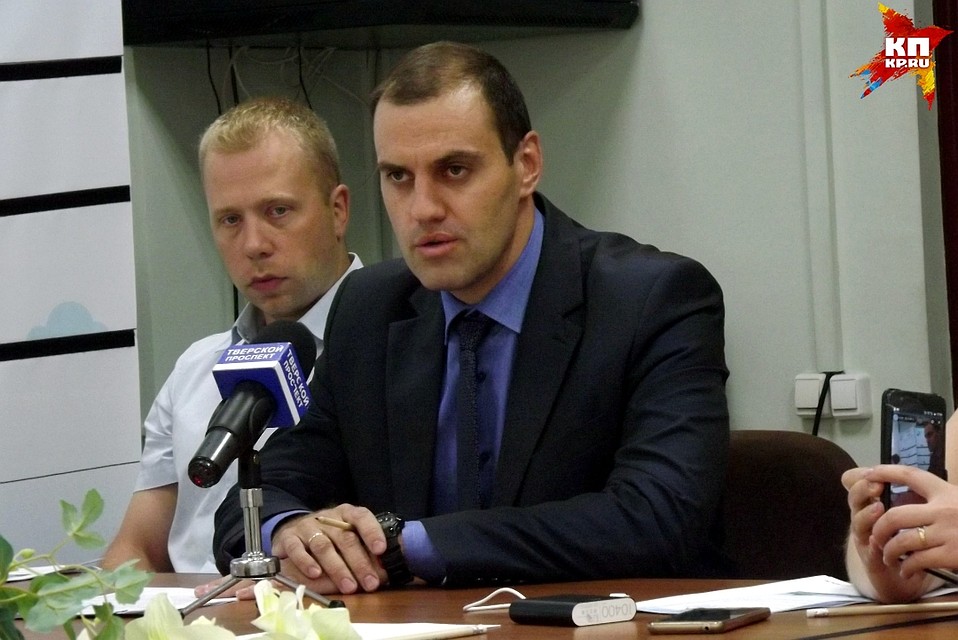 В самом начали встречи к собравшимся с приветственным словом обратился председатель Комитета по физической культуре и спорту Тверской области Андрей Решетов. Фото: Василий ХОДАРЕВ