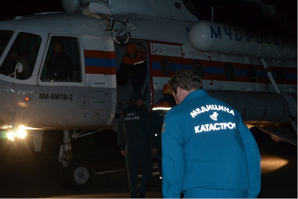 Эвакуировали девочку с помощью лебедки Фото: ГУ МЧС по Красноярскому краю