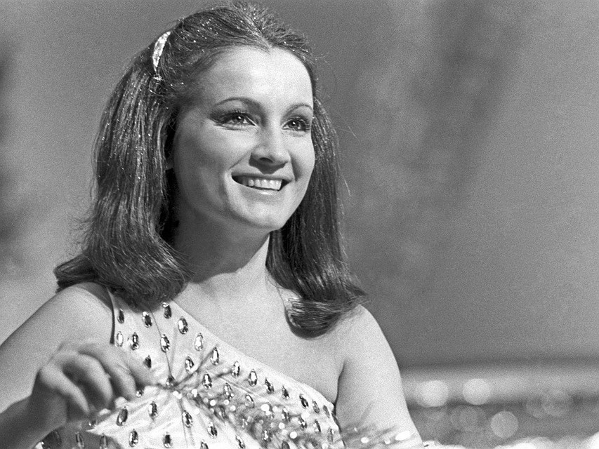 София Ротару во время выступления на "Голубом огоньке", 1983 год. Фото: ИТАР-ТАСС/Архив