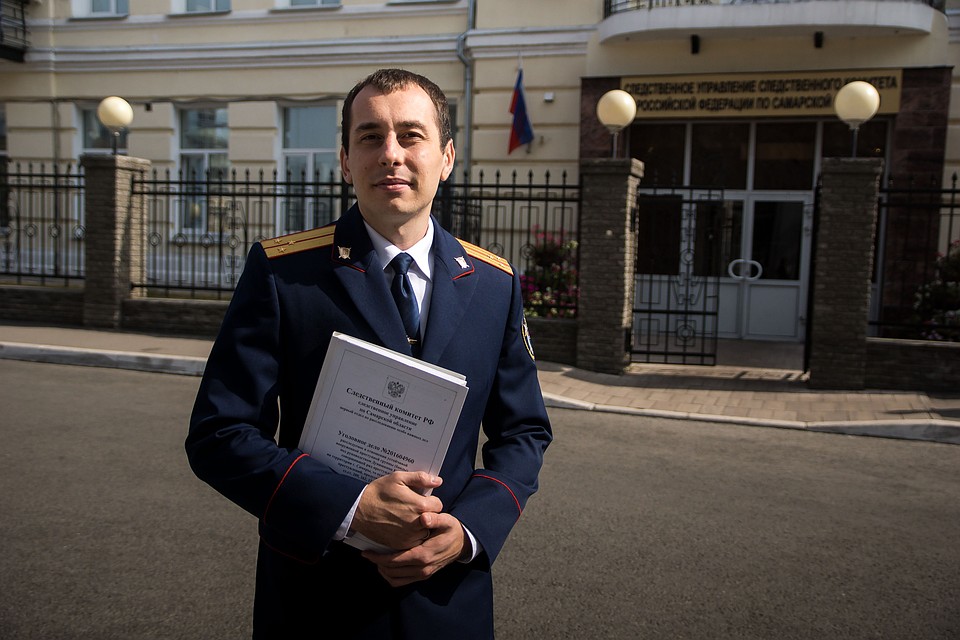 Следователь доволен своей победой в ежегодном конкурсе СК, но расслабляться не собирается. Прямо сейчас у Владимира несколько дел, над которыми ведется активная работа Фото: Светлана МАКОВЕЕВА