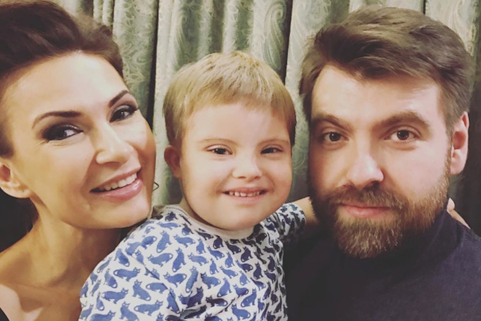 Александр отказывался давать интервью о семейной жизни и соглашался говорить только о сыне Семене. Фото: Инстаграм.