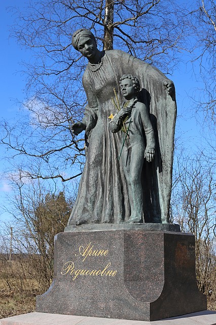 Памятник, установленный на средства Задорнова. Фото: Елена Цветкова, Фотобанк Лори