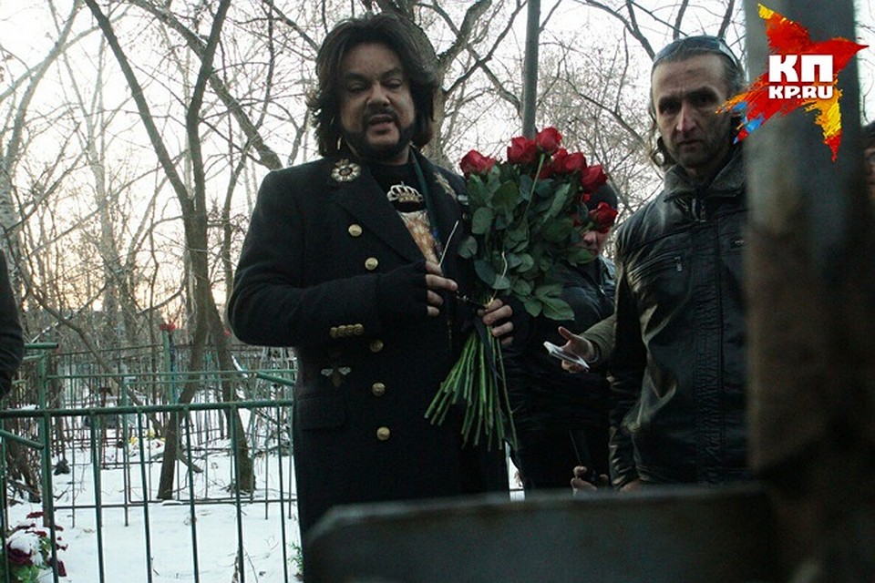 Киркоров пообещал в ближайшее время поставить прадеду новый памятник Фото: Алексей БУЛАТОВ