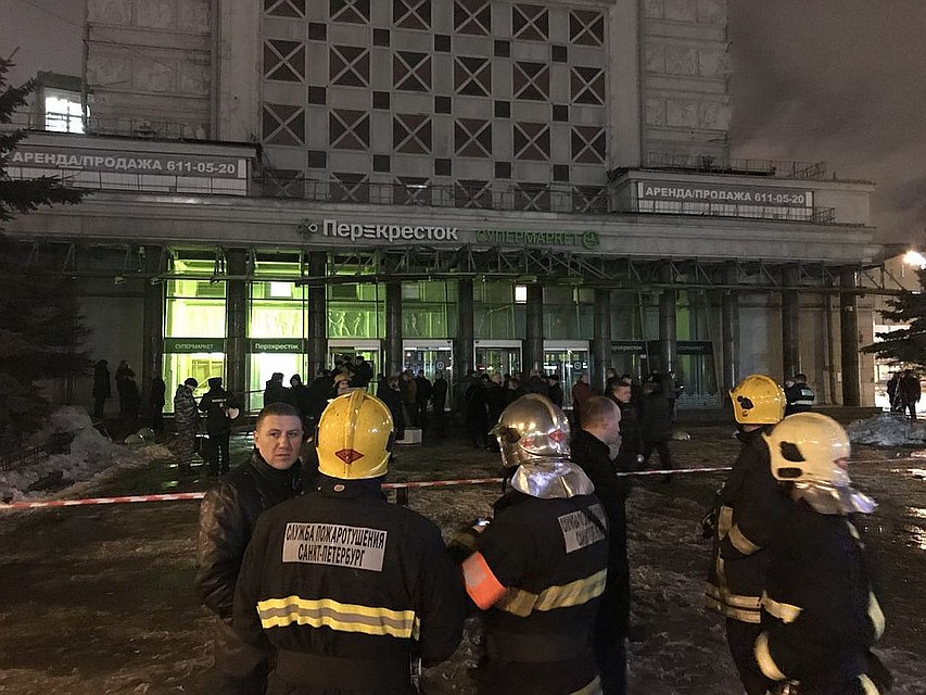 Взрыв в супермаркете. Санкт-Петербург. Фото: Олег ЗОЛОТО