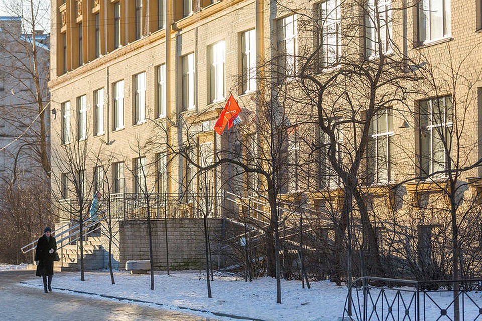 В Петербурге будут проверять охрану в школах Фото: Олег ЗОЛОТО