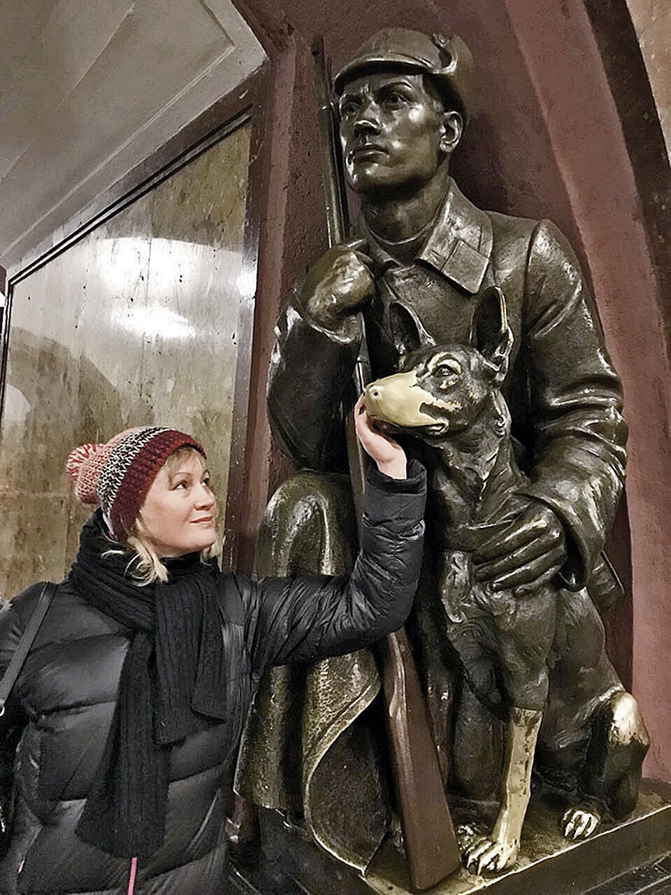 Туристам и потомственным москвичам нравятся старые станции метро, а станции хайтековские по душе молодым.