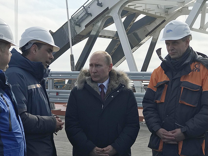 Президент проинспектировал новые «ворота в Крым» Фото: Дмитрий СМИРНОВ