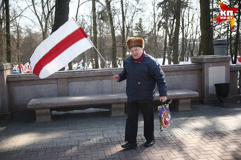 Праздник у Оперного. Фото: Павел МАРТИНЧИК